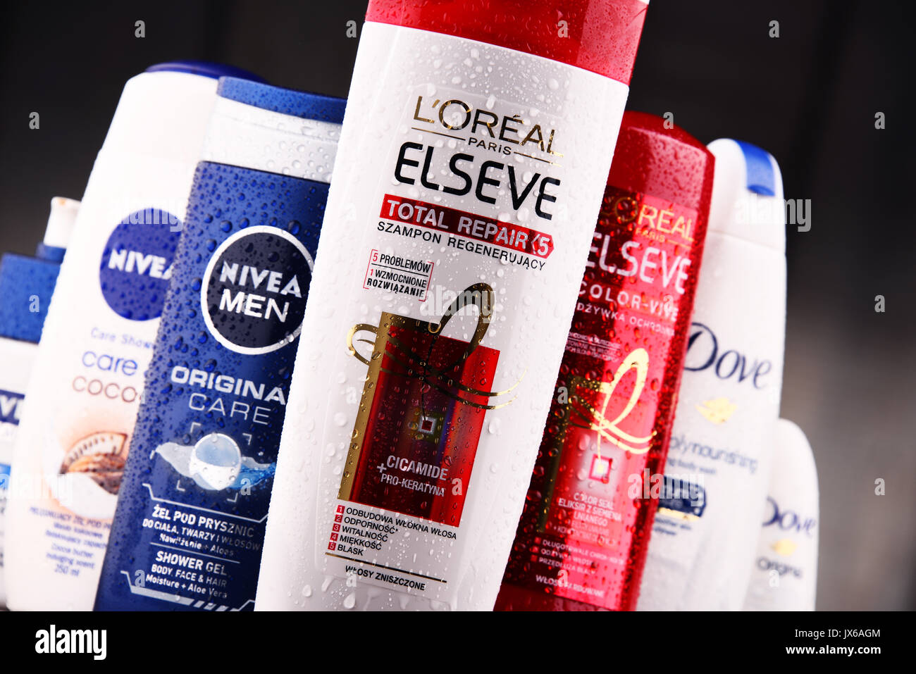 POZNAN, Polonia - 21 LUG 2017:mondiale di cosmetici e profumi industria dominata da un piccolo numero di società multinazionali ha generato un esti Foto Stock