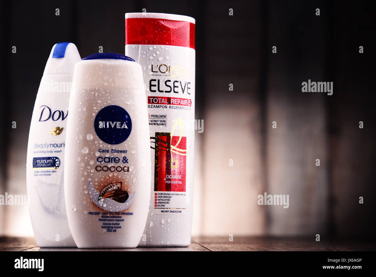 POZNAN, Polonia - 21 LUG 2017:mondiale di cosmetici e profumi industria dominata da un piccolo numero di società multinazionali ha generato un esti Foto Stock