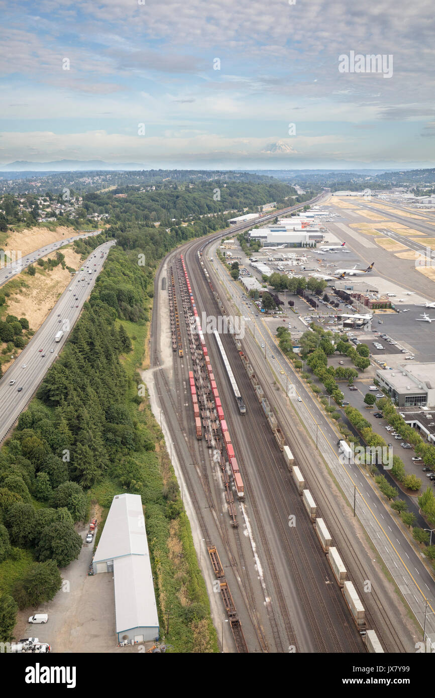 Vista aerea della I-5 Interstate Highway e Boeing Field, Seattle, nello Stato di Washington, USA Foto Stock