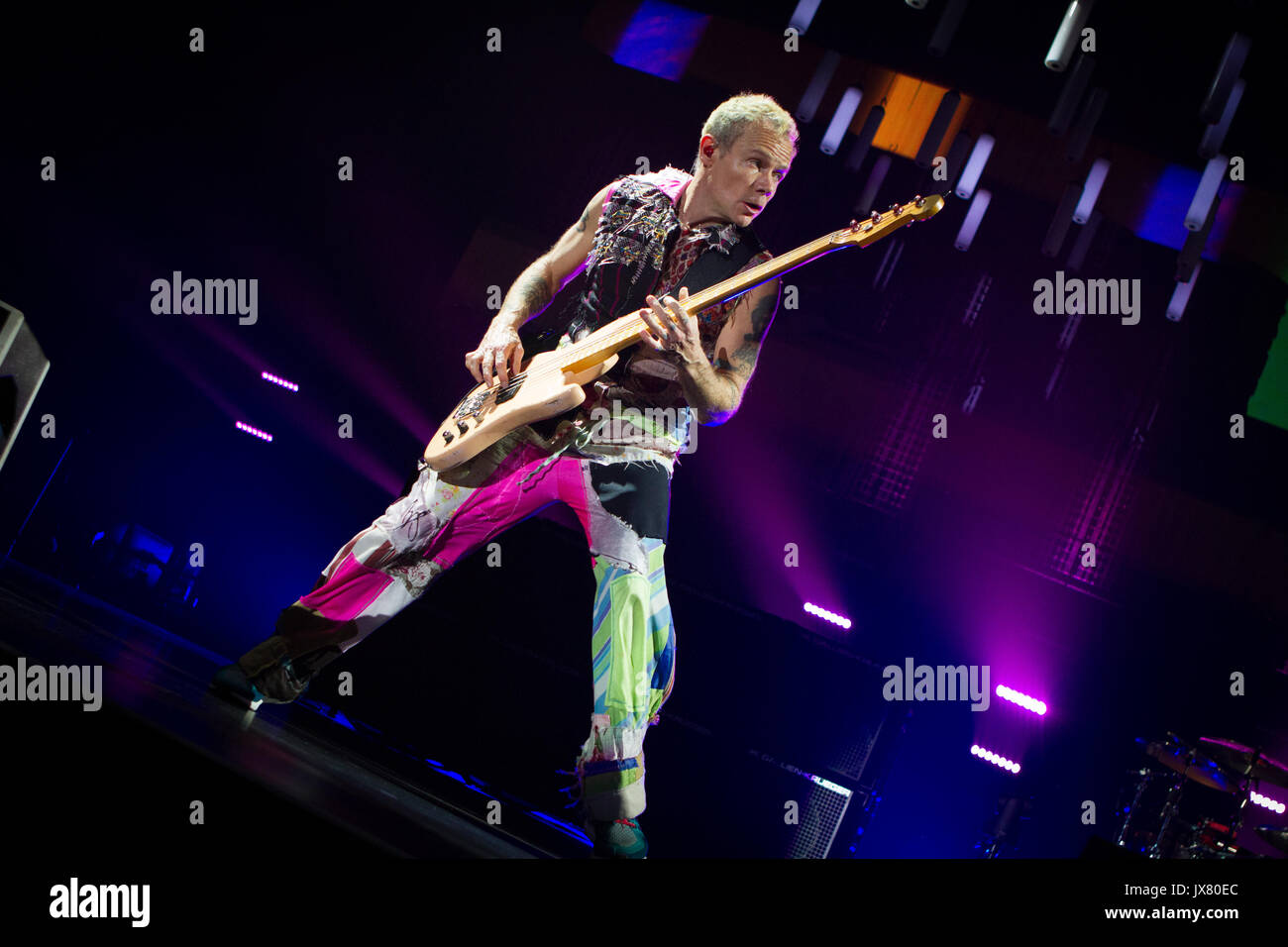 Torino, Italia 11 ottobre 2016 Red Hot Chili Peppers suona dal vivo al Pala Alpitour, Torino. © Davide Merli / Alamy Live News Foto Stock