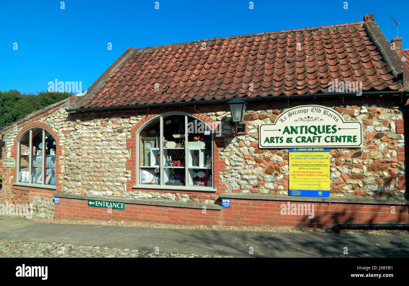 Le stanghe vecchi fienili, antiquariato, Arti & Mestieri, Centro Hunstanton, Norfolk, Inghilterra, Regno Unito Foto Stock