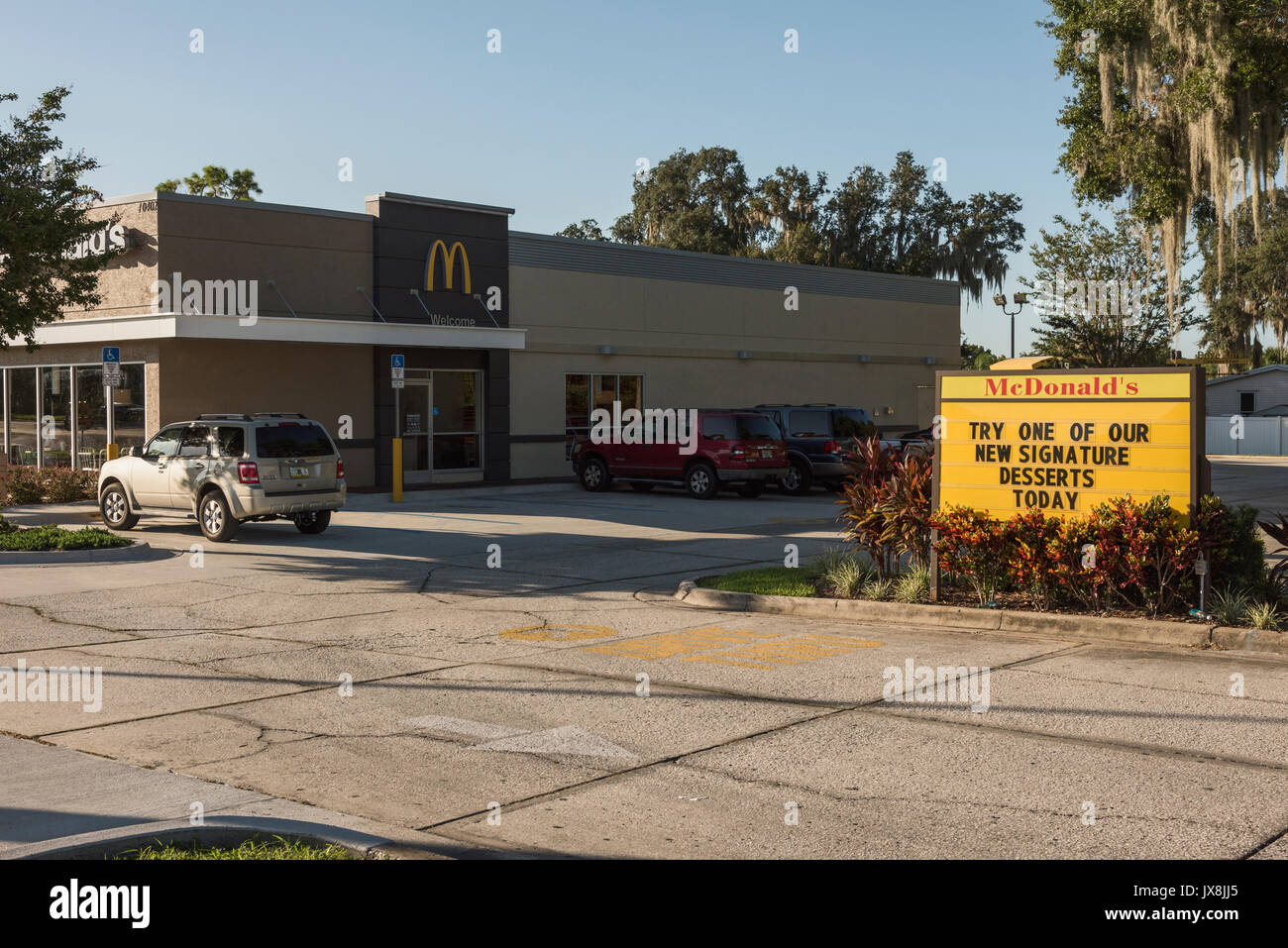 Ristorante McDonalds situato in Leesburg, Florida USA Foto Stock