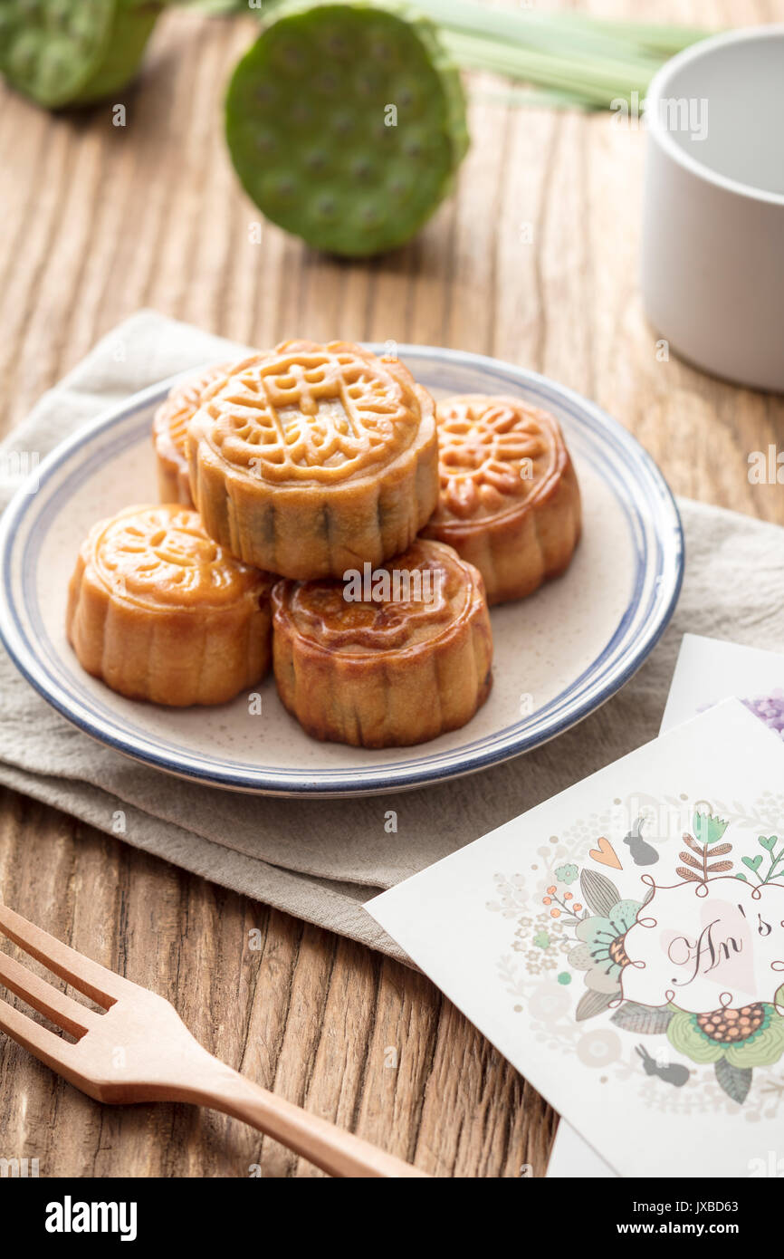 Mooncake, un tipo di cucina tradizionale Cinese per il festival di metà autunno Foto Stock