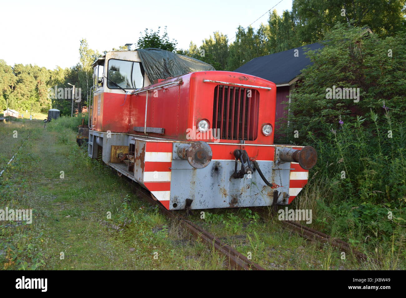 Vecchia locomotiva diesel a Porvoo vecchia stazione ferroviaria in Finlandia Foto Stock
