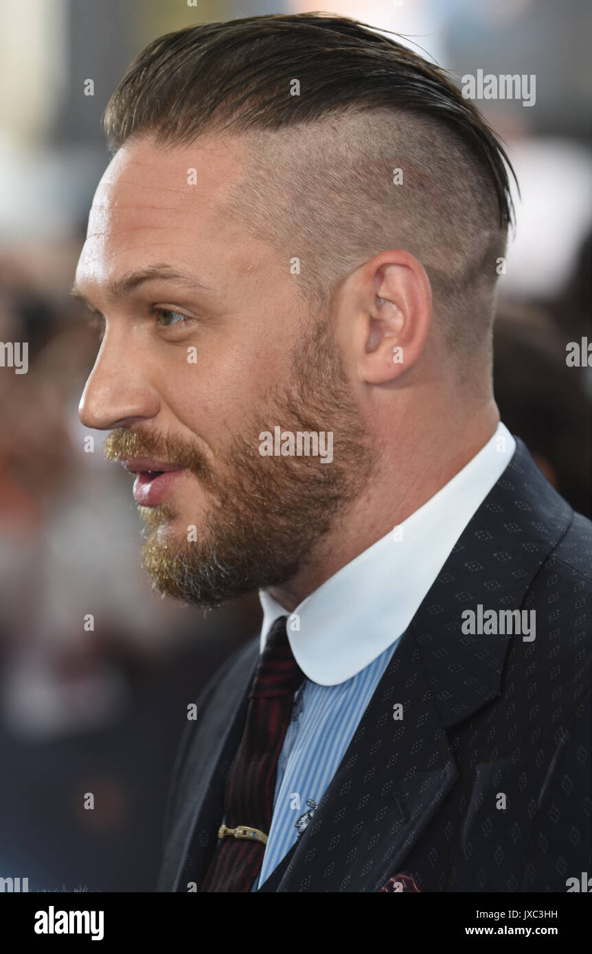 Taglio di capelli rasato immagini e fotografie stock ad alta risoluzione -  Alamy