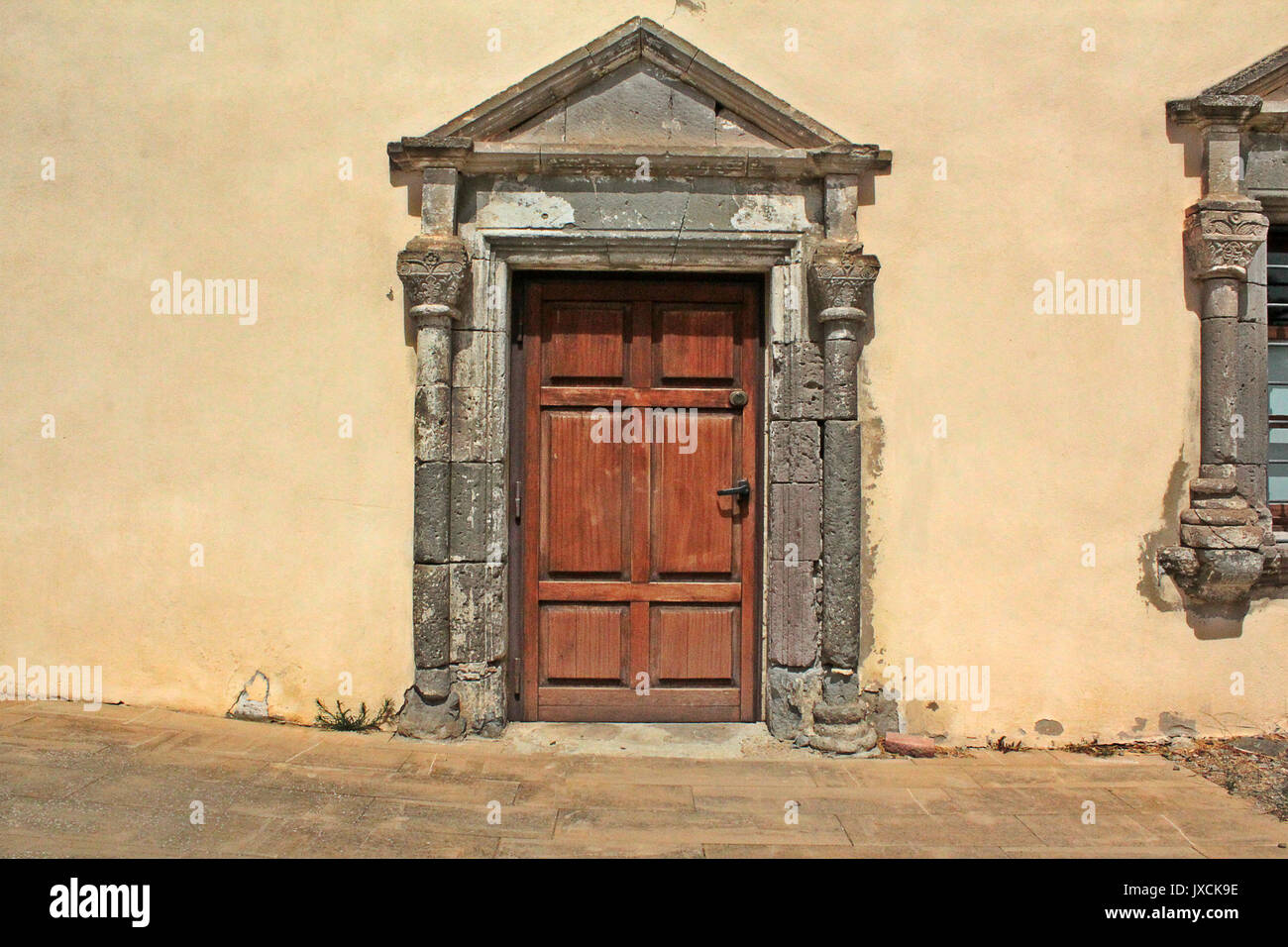 L'entrata e la facciata di Palazzo Zapata, edificio romano su insediamento nuragico - Barumini Sardegna 2017 Foto Stock