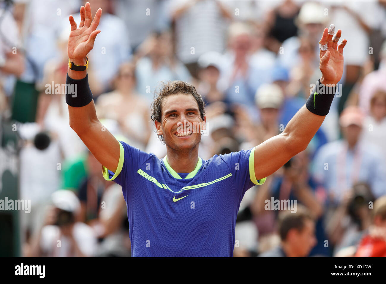 RAFAEL NADAL (ESP) festeggia dopo aver vinto il suo 10esimo. French Open titolo. Foto Stock