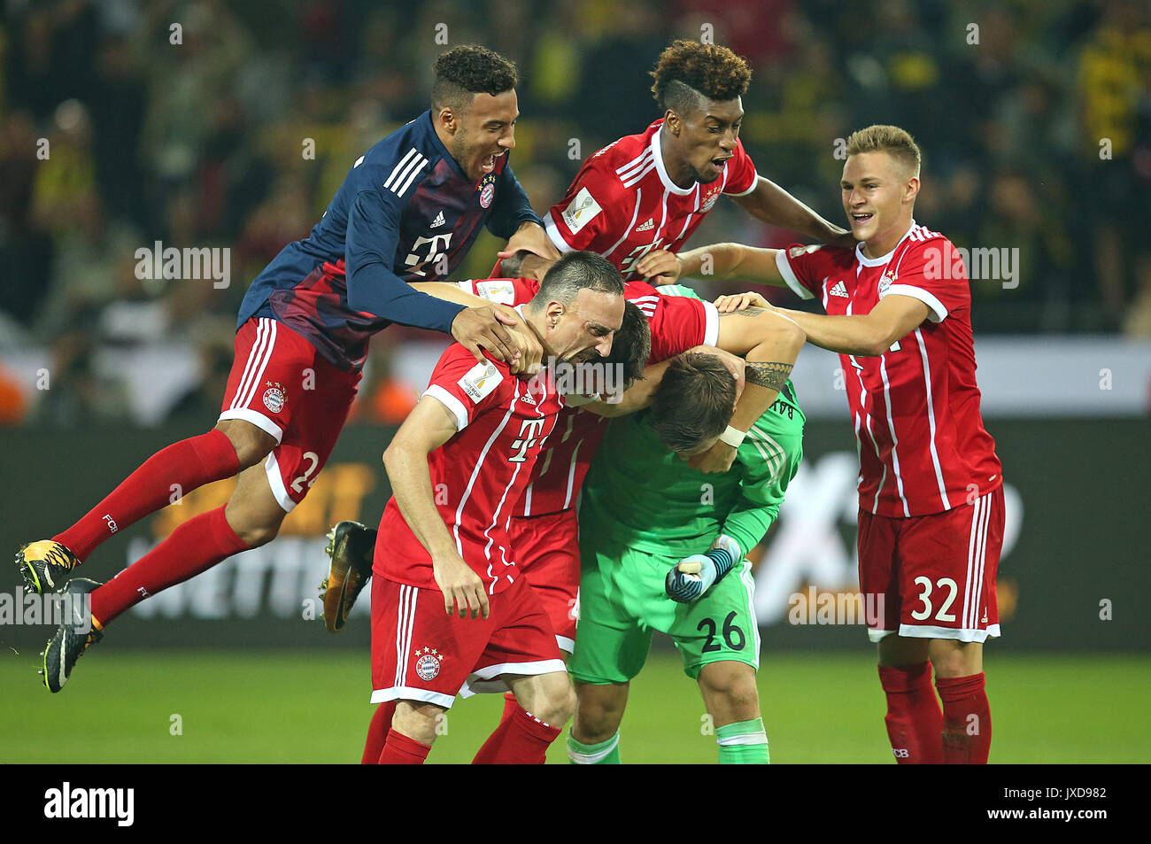 05.08.2017, DFL Supercup 2017, Borussia Dortmund - FC Bayern München, im Signal Iduna Park di Dortmund. Schlussjubel Bayern München foto: Cronos/MIS Foto Stock