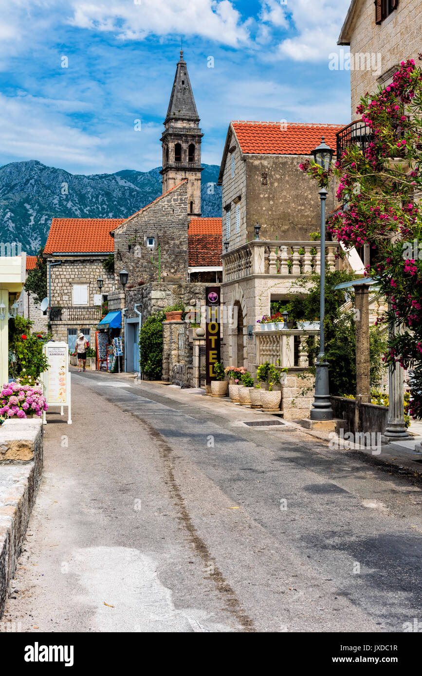 Il bel villaggio di Perast in Montenegro Foto Stock