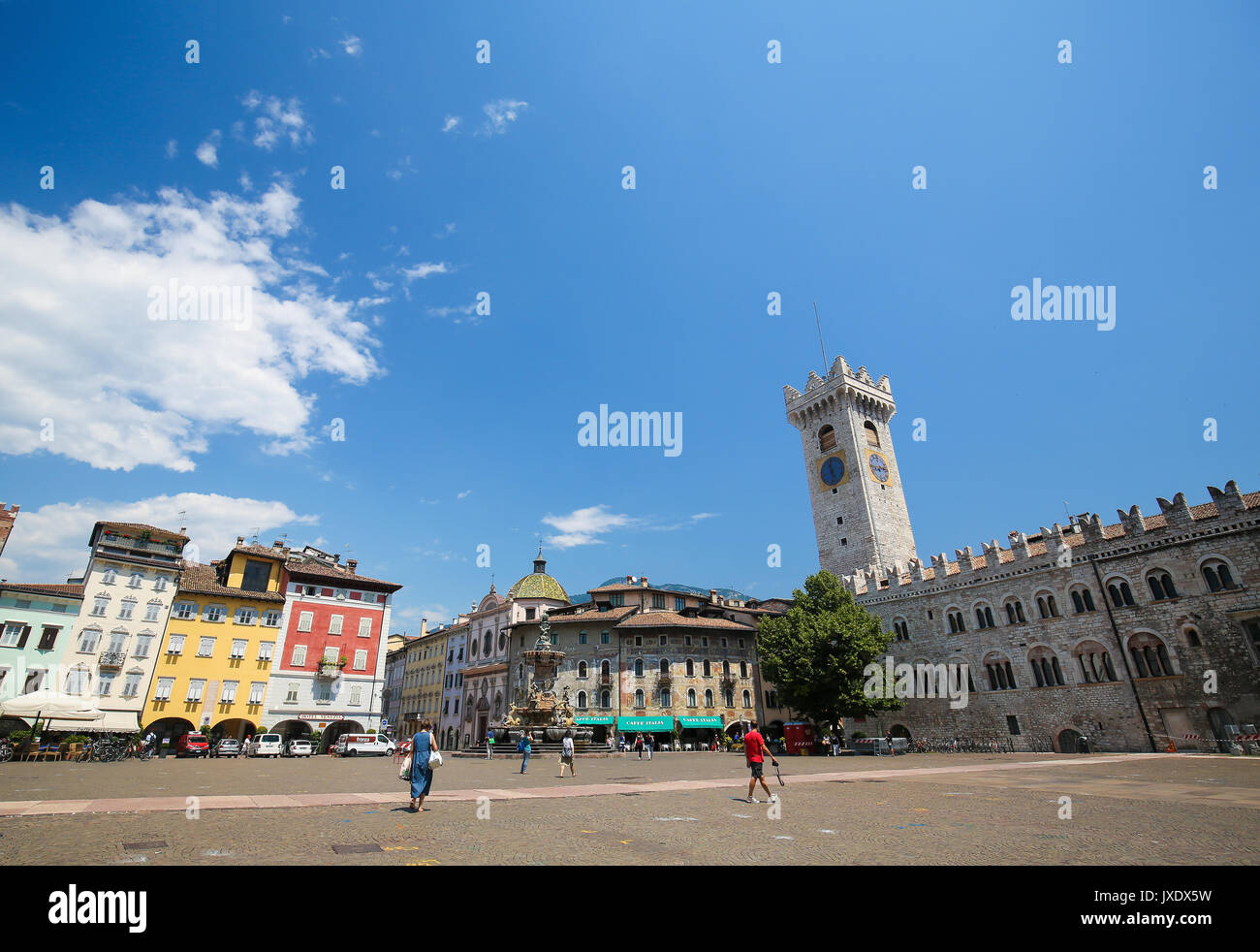 Torre Civica in Piazza Duomo a Trento, Trentino, Italia Foto Stock