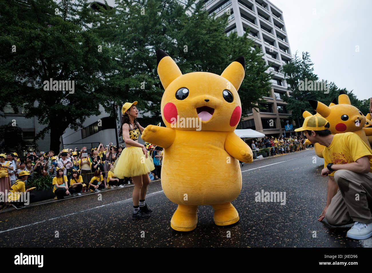 Agosto 14, 2017 Pikachu caratteri marzo durante il Pikachu sfilata di  carnevale a Yokohama, a sud di Tokyo, Giappone, 14 agosto 2017. Alcuni 100  Pikachu, ballerini e musicisti ha sfilato lungo le