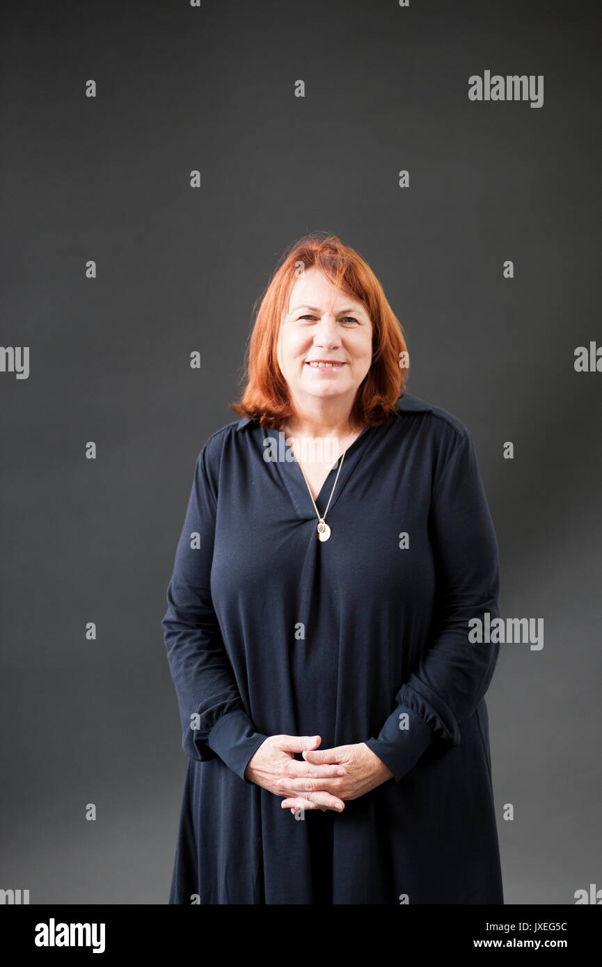 Edinburgh, Regno Unito. 16 Ago, 2017. Linda concedere un romanziere e giornalista che compaiono all'Edinburgh International Book Festival Credito: Lorenzo Dalberto/Alamy Live News Foto Stock