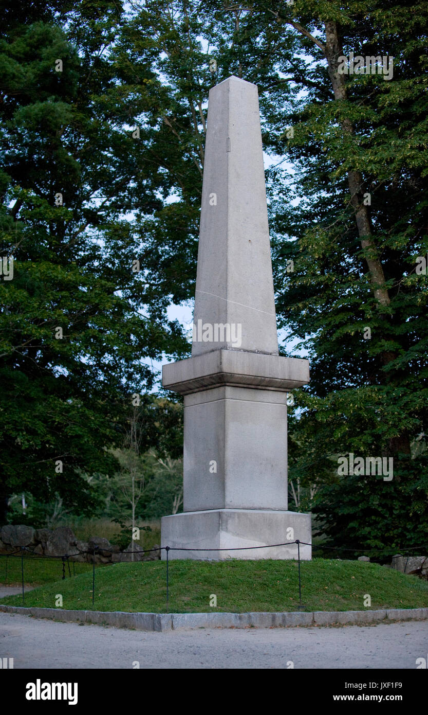 Memorial obelisco adiacente al North Bridge in Minute Man National Historic Park, Concord, Massachusetts Foto Stock