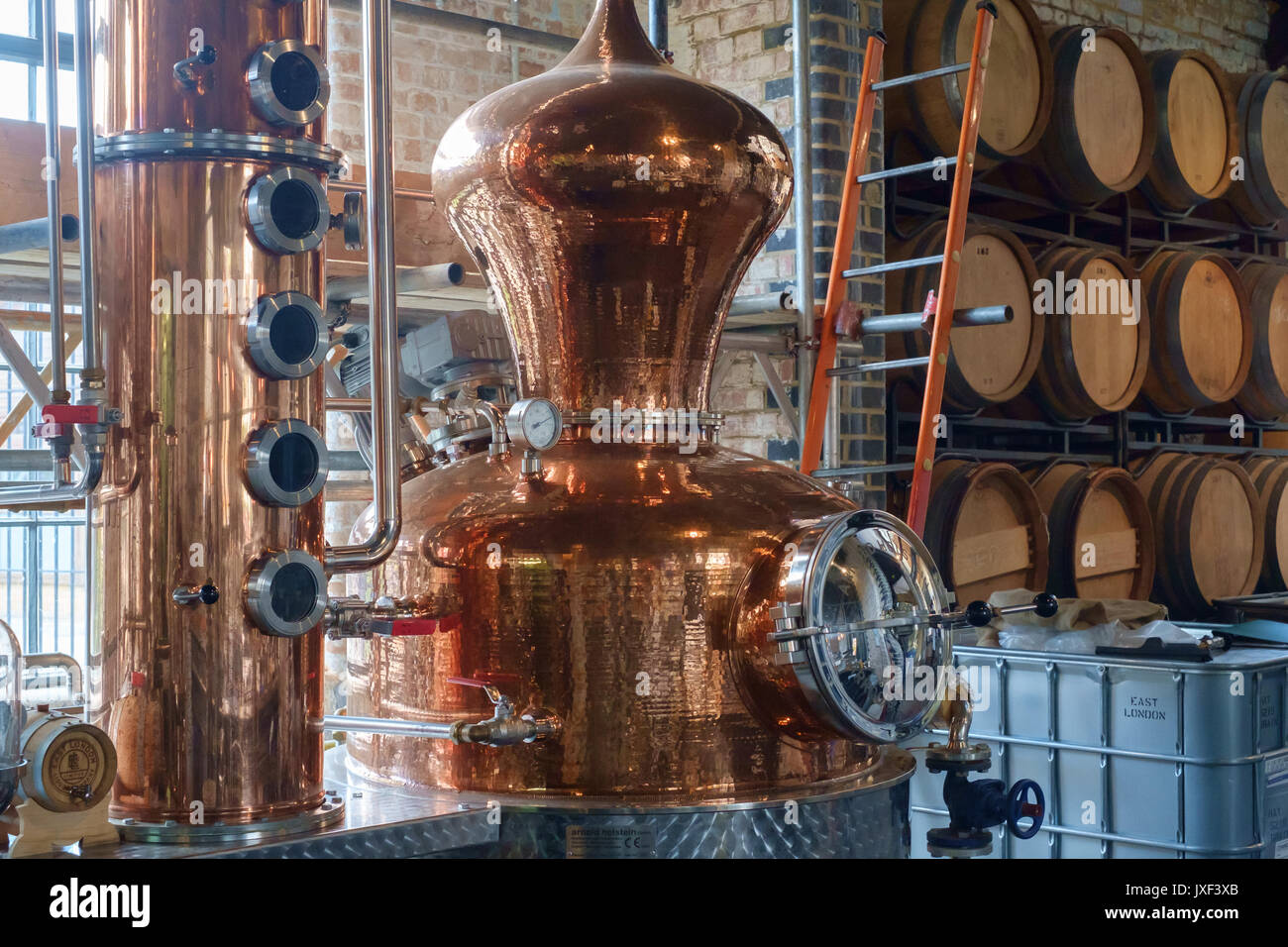 Bellissimo il Gin di rame ancora e distilleria di apparecchiature a est di Londra società liquore, nr Hackney, Londra UK Foto Stock