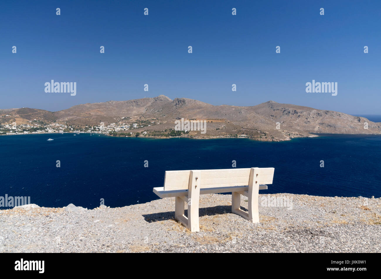 Vista su tutta la baia Alinta da Profitis Ilias, LEROS, DODECANNESO, isole della Grecia. Foto Stock