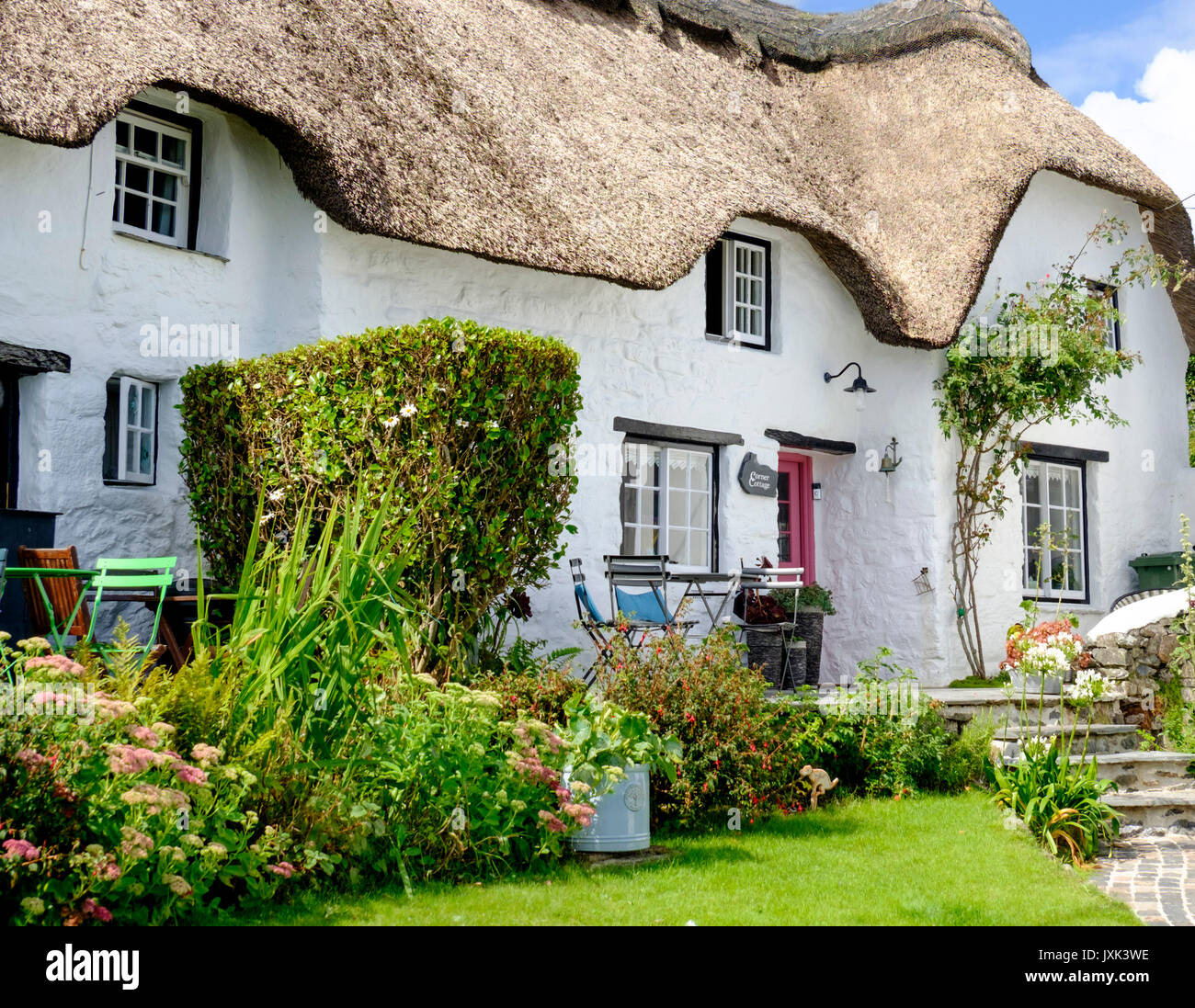 Intorno al villaggio Coverack sulla penisola di Lizard Cornwall Inghilterra REGNO UNITO Foto Stock