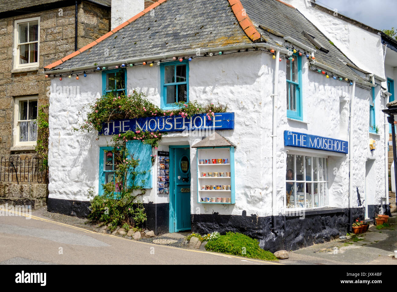 Intorno al villaggio di Cornovaglia di Mousehole vicino a Penzance West Cornwall Inghilterra REGNO UNITO Foto Stock
