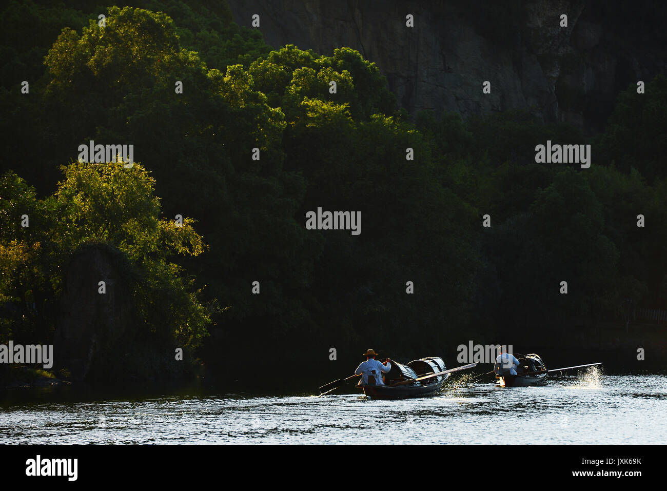 A est del lago della città di Shaoxing,nella provincia di Zhejiang, Cina Foto Stock