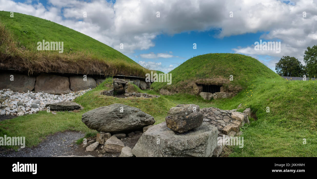 Knowth Neolitico Tomba di passaggio, principale tumulo, Irlanda Foto Stock