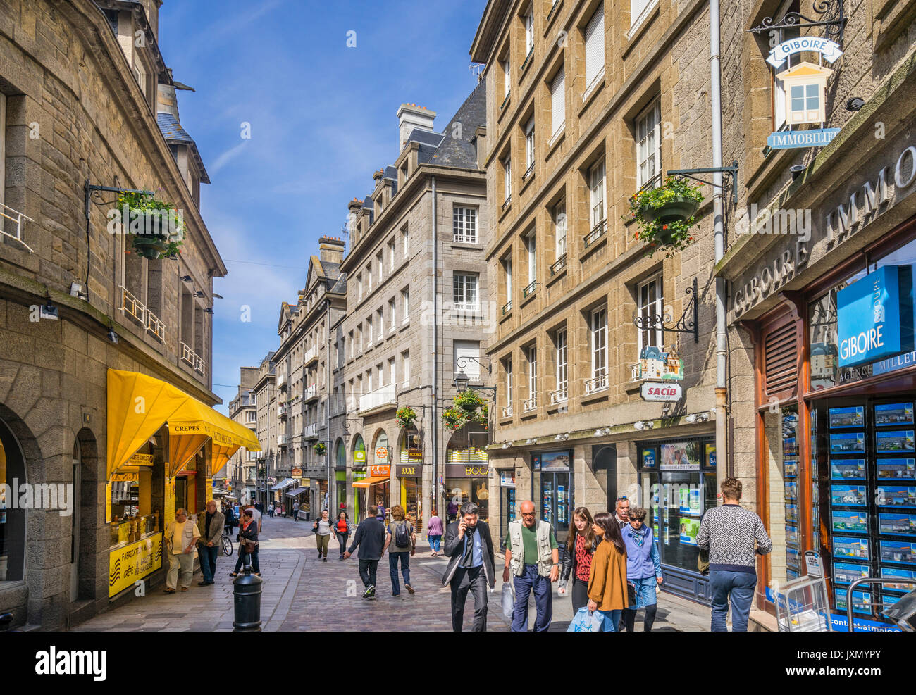 Francia, Bretagna, Saint-Malo, Intra Muros, vista di Rue Porcon de la Barbinais Foto Stock