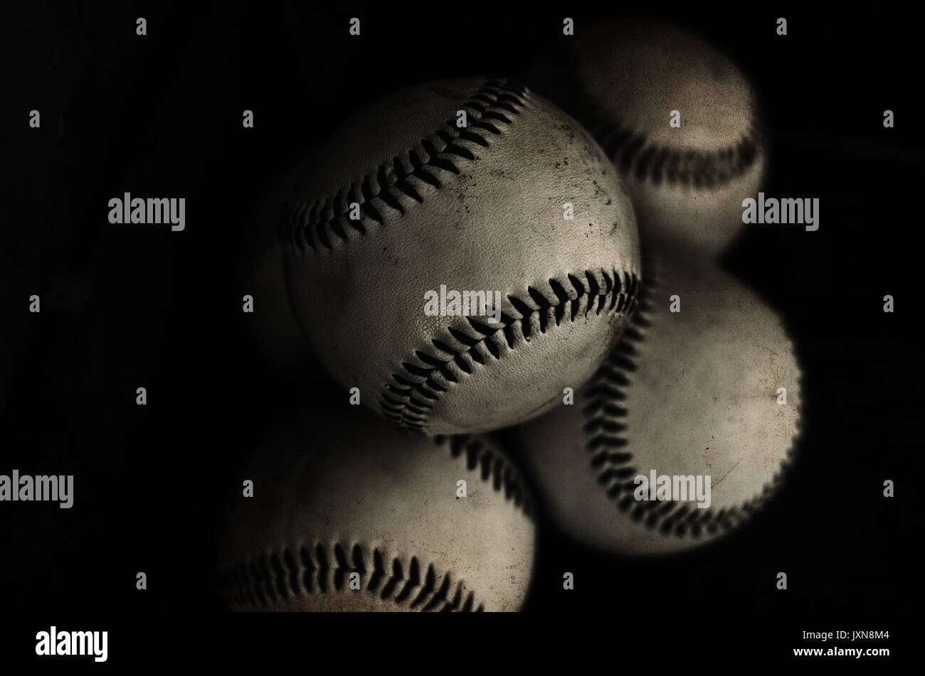 Pila di baseballs stabilite per il giocatore a palla, le attrezzature necessarie per il gioco. Foto Stock
