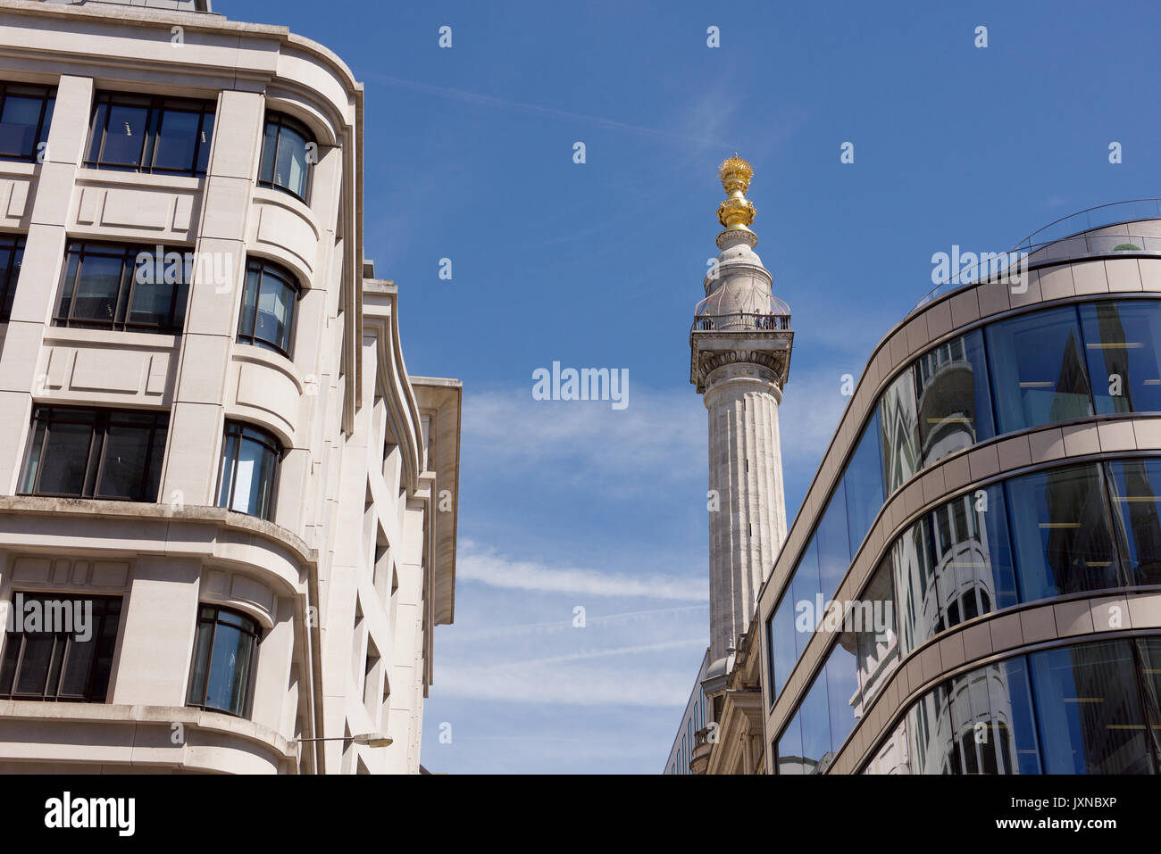 Pesce Street Hill e il monumento al Grande Incendio di Londra Foto Stock