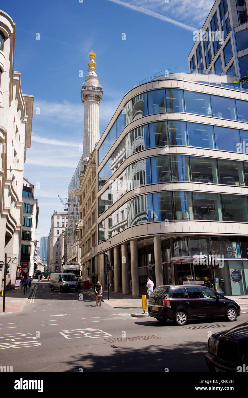 Pesce Street Hill e il monumento al Grande Incendio di Londra Foto Stock