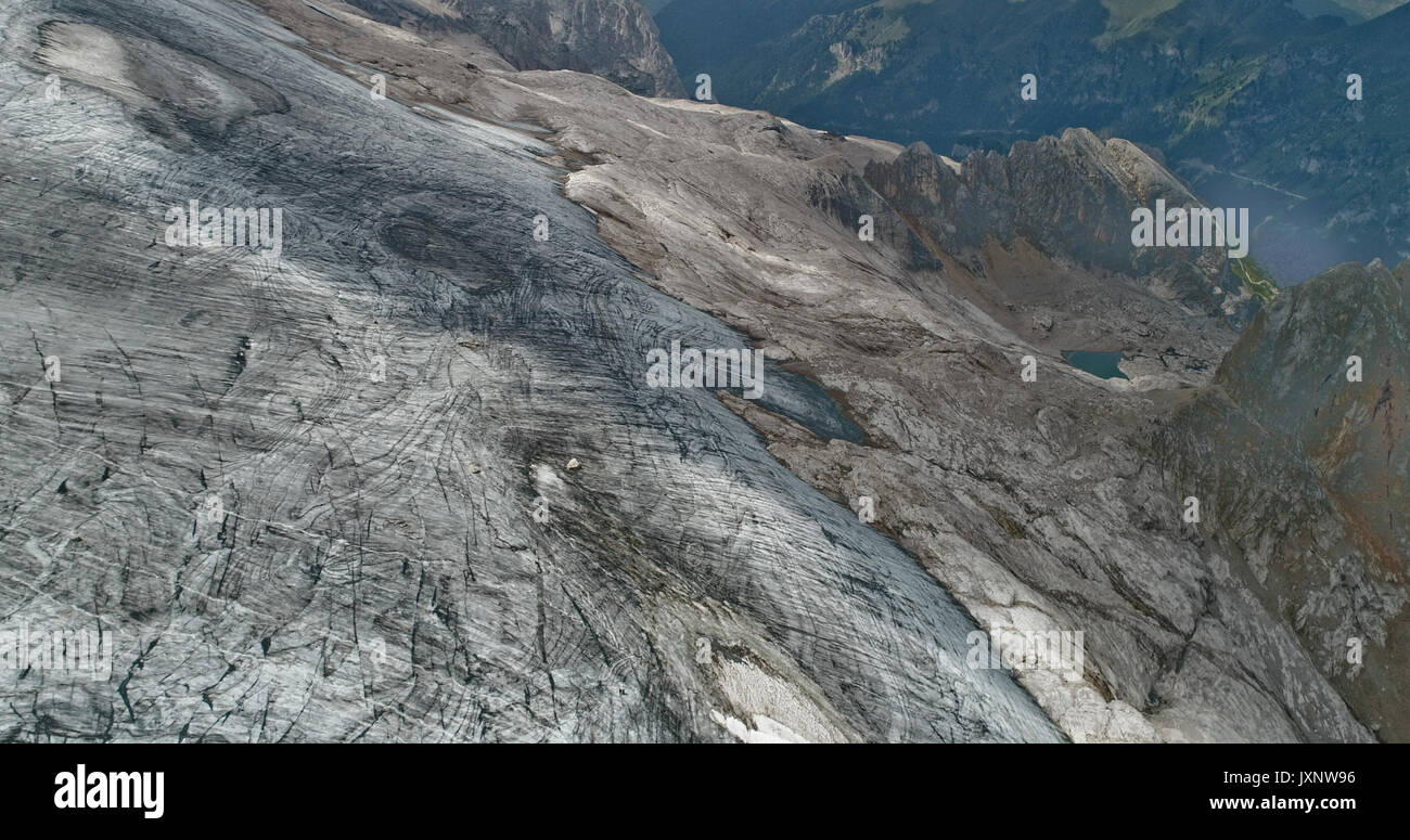 Vista aerea del Ghiacciaio della Marmolada, Ghiacciaio della Marmolada, Marmolada, Dolomiti, ghiaccio fondente Foto Stock