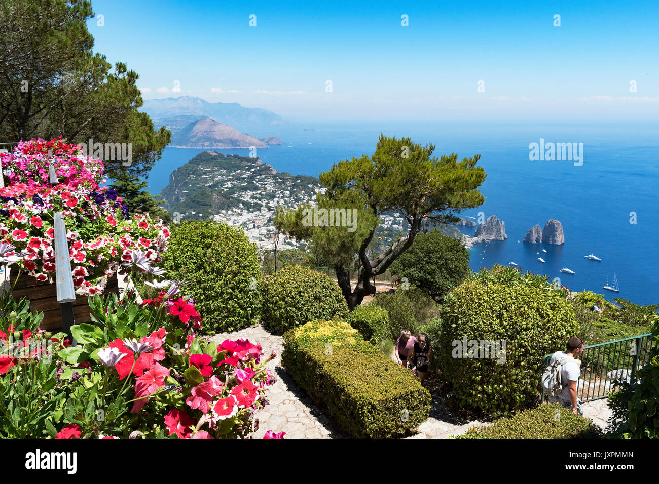 Vista di Capri e sul mar Tirreno dalla vetta del monte Solaro, Anacapri.italia, Foto Stock
