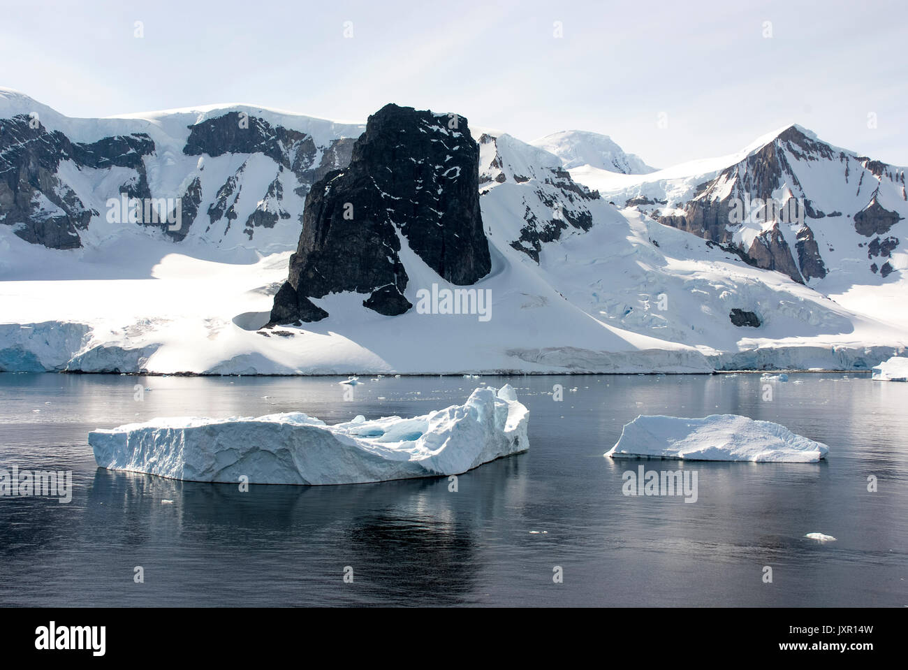 Antartide - Costa di Antartide con formazioni di ghiaccio - uno splendido  scenario - il riscaldamento globale - destinazione di viaggio Foto stock -  Alamy