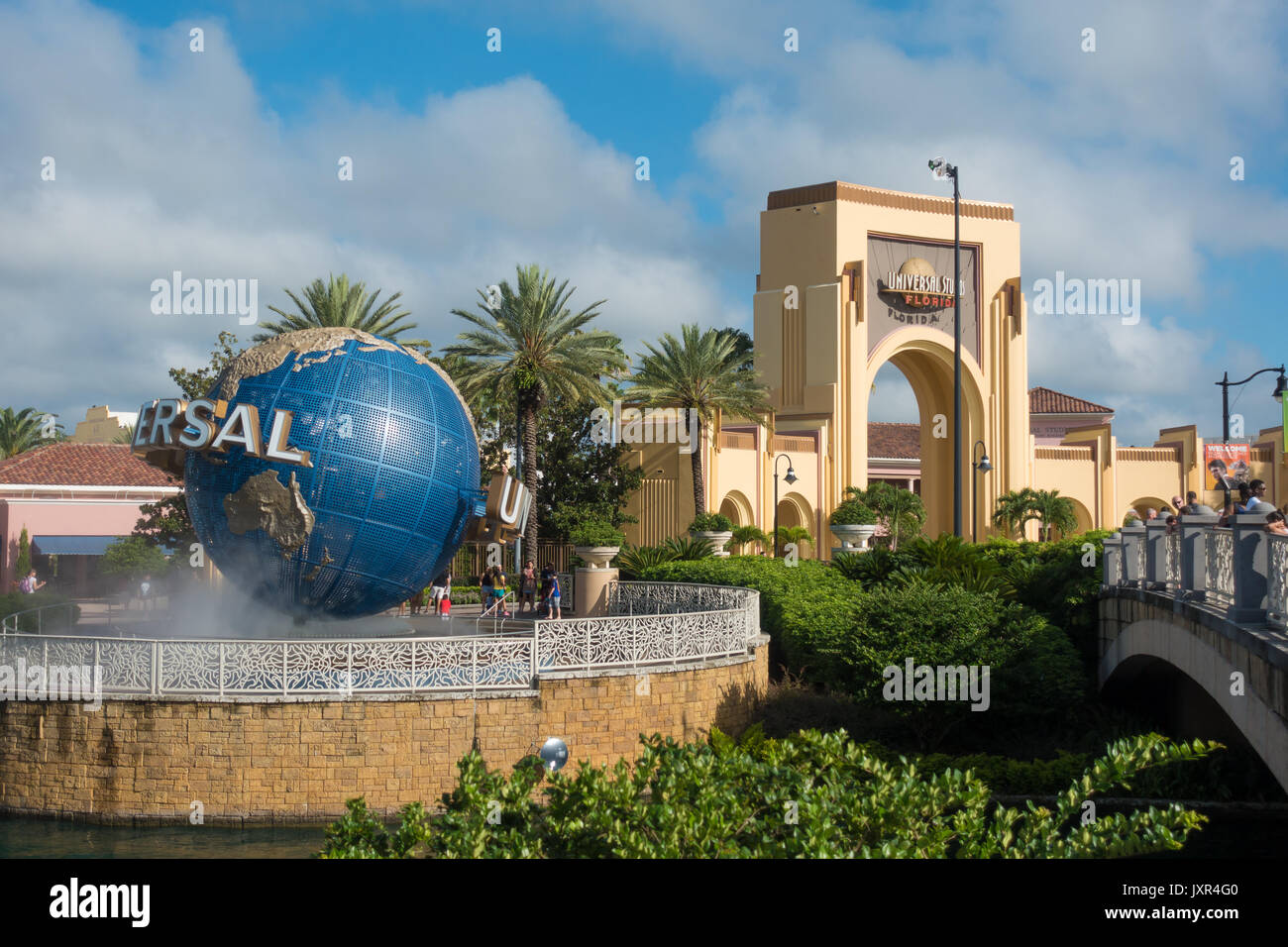 Il globo universale all'ingresso agli Universal Studios Orlando, Florida. Foto Stock