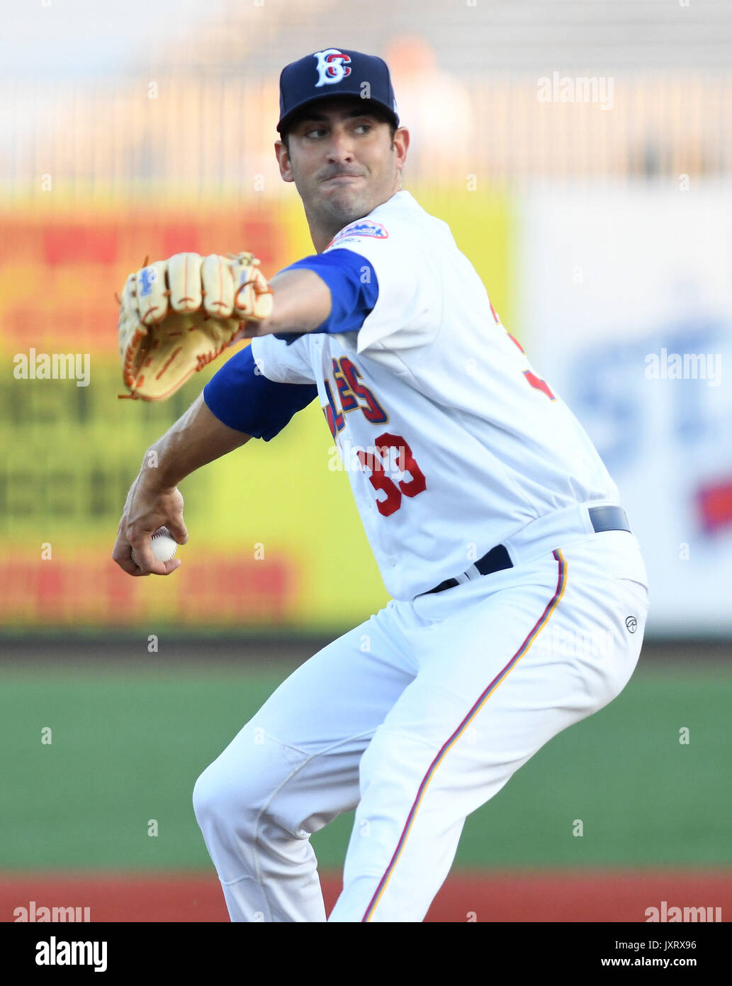 Brooklyn, NY - 16 agosto: New York Mets pitcher Matt Harvey si accamparono in un gioco di riabilitazione per i cicloni di Brooklyn a MCU Park il 16 agosto. 2017. Harvey si accamparono 3 inning dando il massimo 1 mentre si colpisce 4. Giorgio Napolitano/MediaPunch Foto Stock