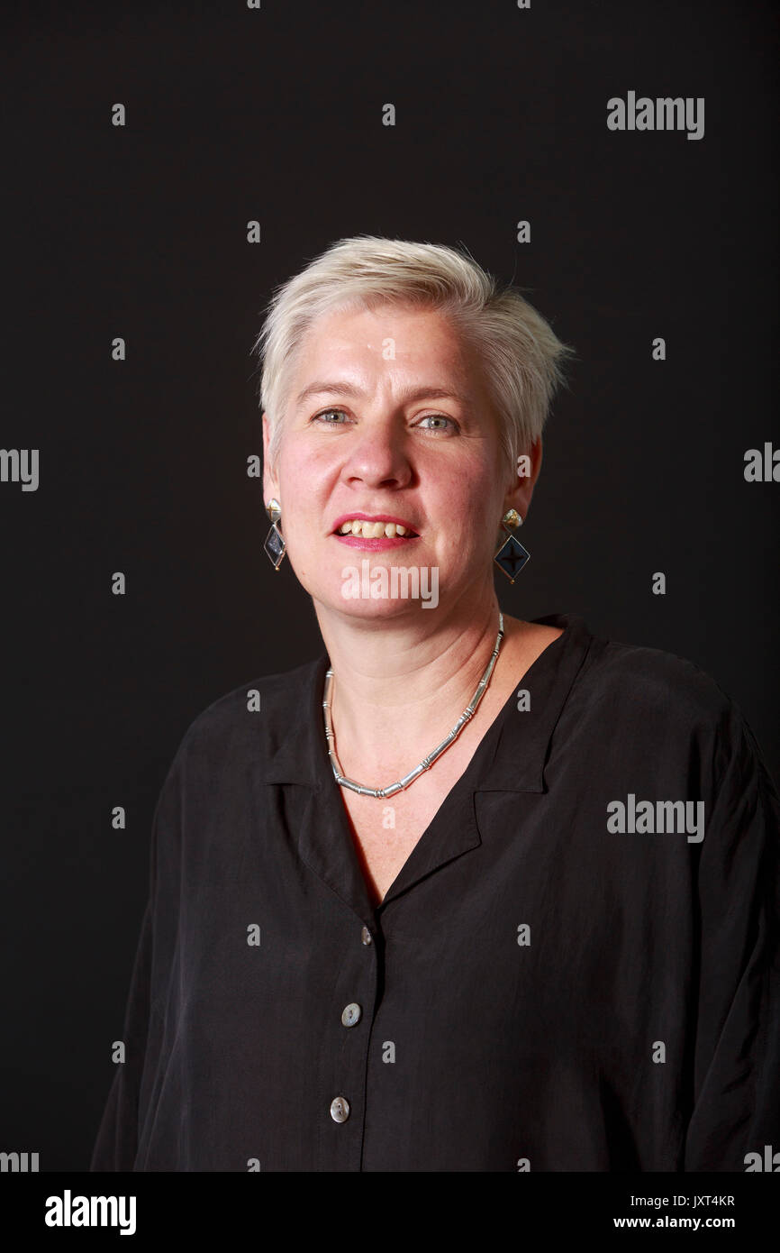 Edimburgo, Scozia 17 agosto. Giorno 6 Edinburgh International Book Festival. Nella foto: Tanya Landman è un autore inglese di bambini e giovani adulti libri. Ella è anche un attore e sceneggiatore di Storybox Theatre, un teatro di burattini basata nel Devon, in Inghilterra. Credito: pak@ Mera/Alamy Live News Foto Stock