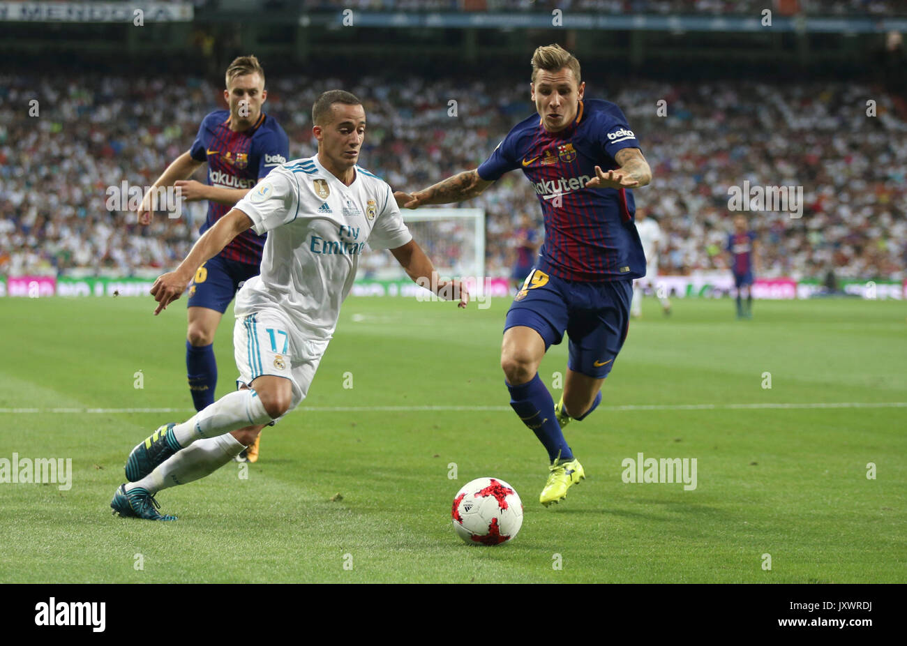 Lucas Vazquez (L) e Lucas Digne (R). Real Madrid Barcellona sconfitto 2-0 nella seconda gamba della Supercoppa Spagnola partita di calcio al Santiago Ber Foto Stock