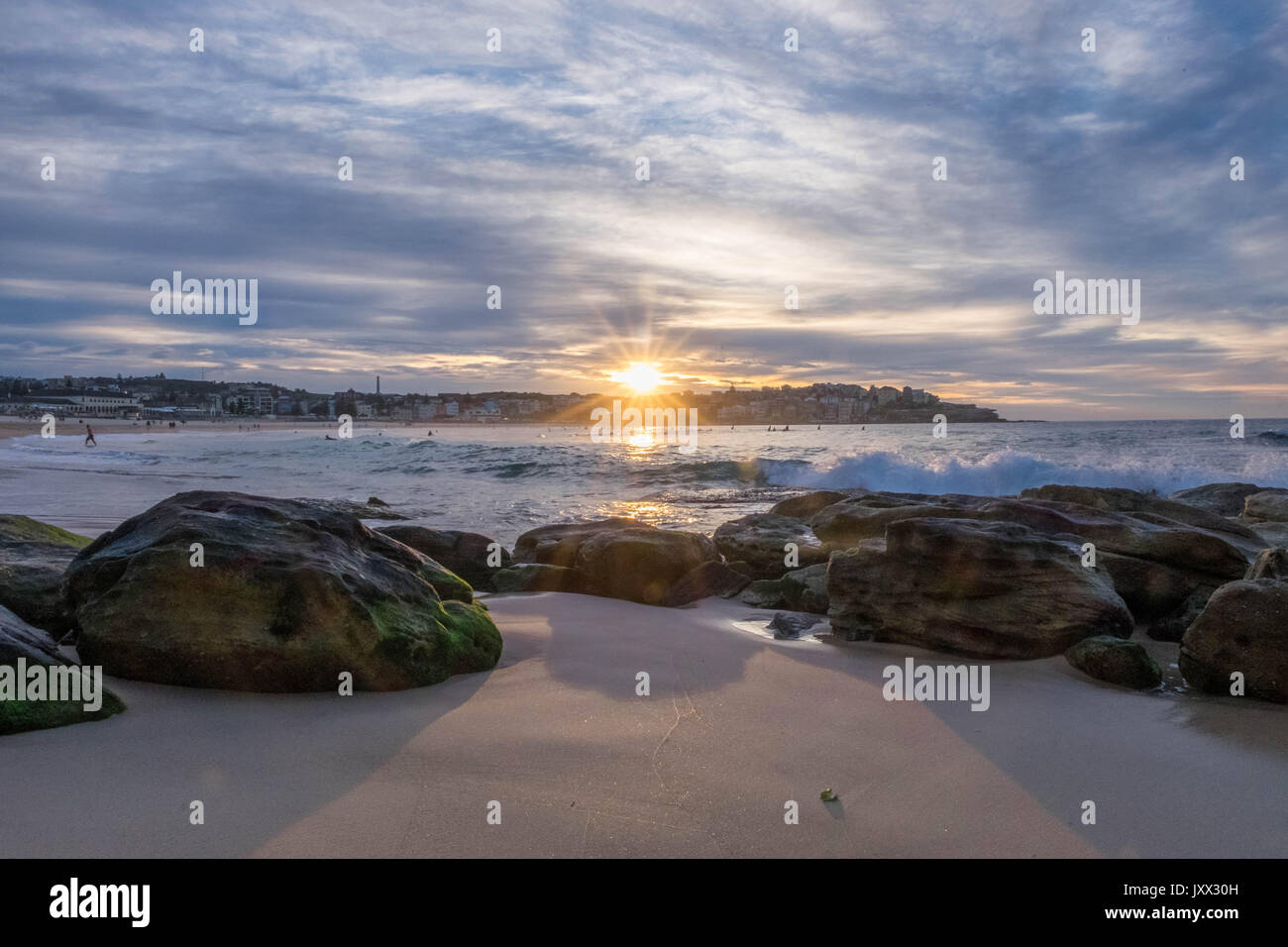 La spiaggia di Bondi, Sydney, Australia Sunrise Foto Stock