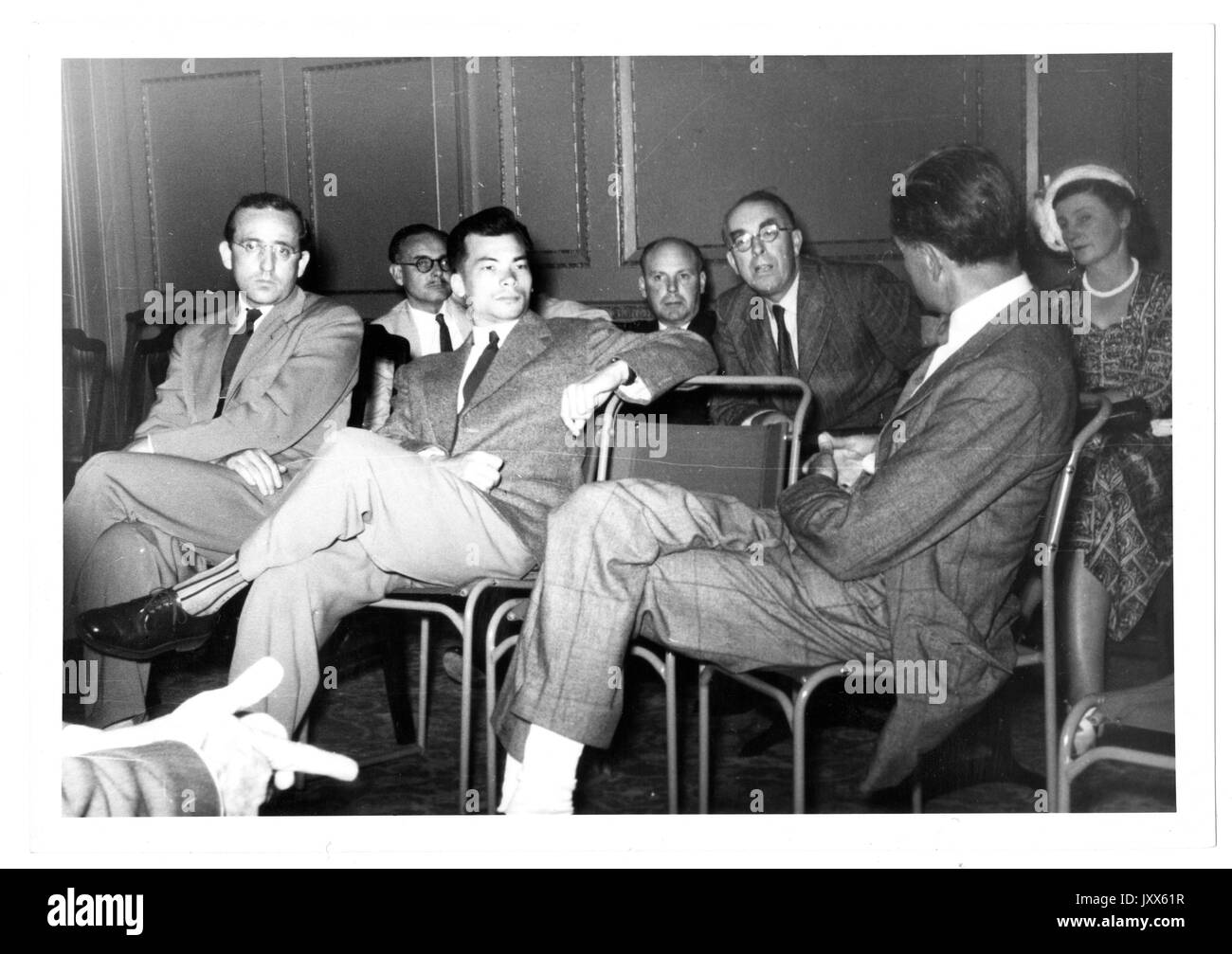 Don Cameron Allen, George Hamilton Mowbray, Brian Thompson, Kelvin Thomas, A V Franklin, David Charles Jones, Thomas Hewer, Susannah Davidson, Candid Group Photography, 1950. Foto Stock