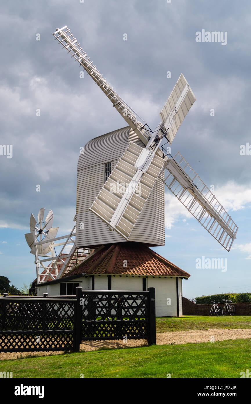 Thorpeness montante cavo mulino a vento, 1803, ricostruita 1923 come una pompa per acqua, Thorpeness, Suffolk, Inghilterra Foto Stock