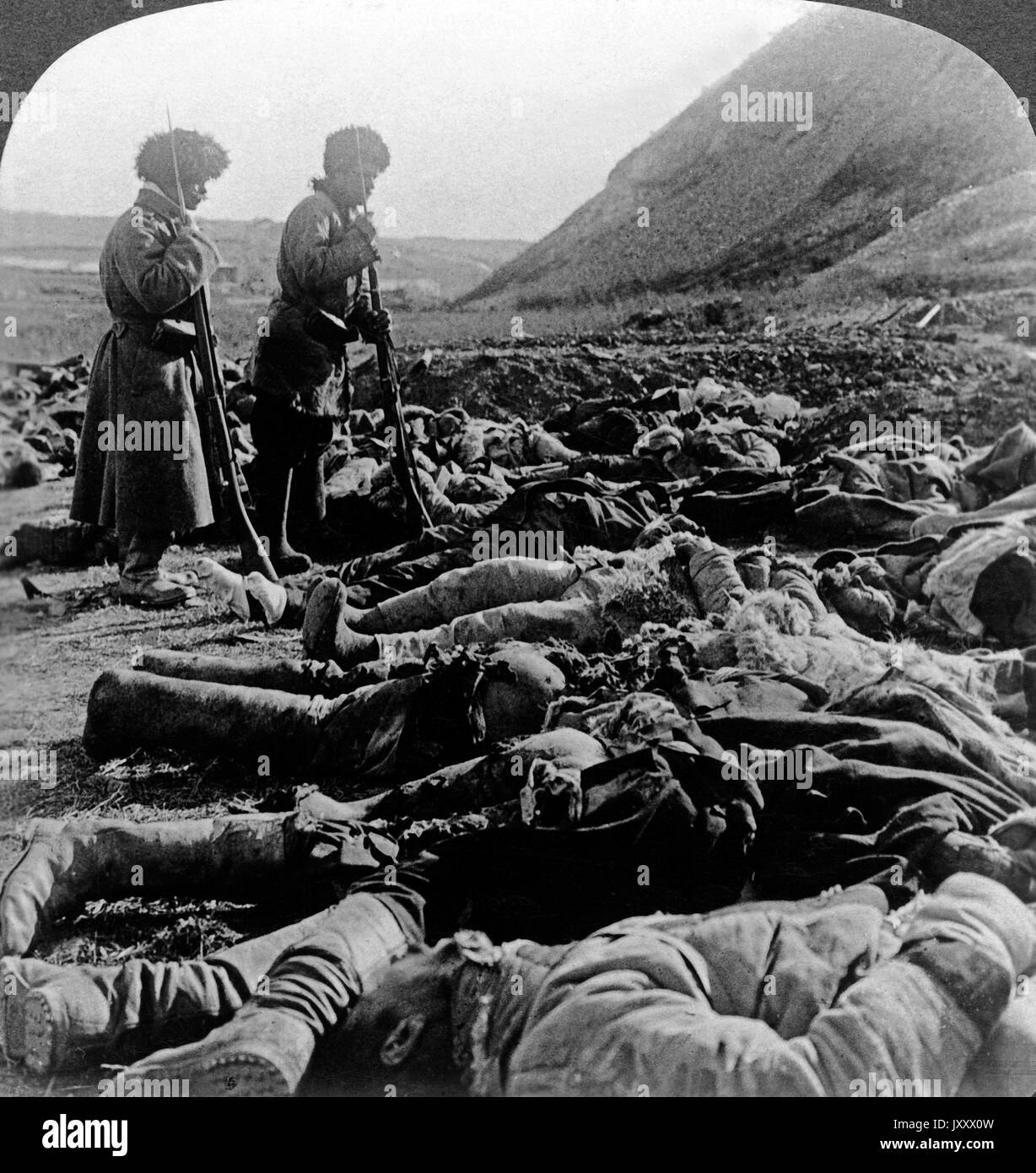 Die Überreste russischer Helden, 1915. La shattered rimane russo di eroi, 1915. Foto Stock