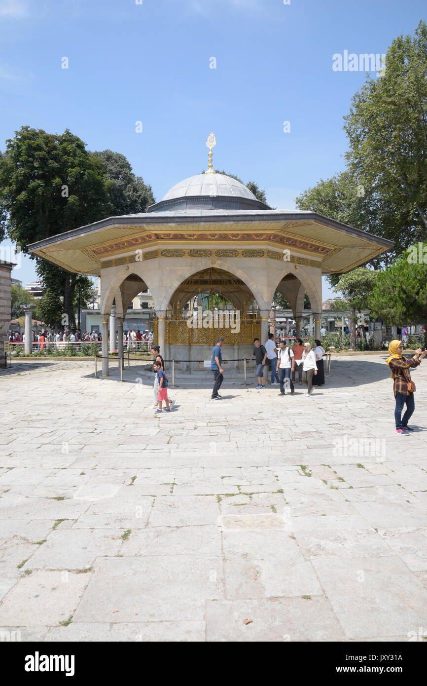 ISTANBUL, Turchia - Agosto 06, 2017: Hagia Sophia, chiamato anche Hagia Sofia o Ayasofya architettura, famoso punto di riferimento bizantina e museo a Istan Foto Stock