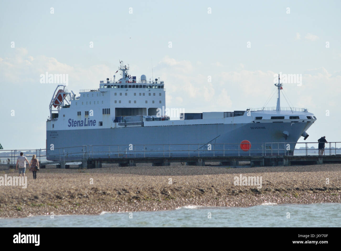 Stena Line Ro-Ro nave cargo Severine visto passando per il porto di Felixstowe legato per Harwich Foto Stock