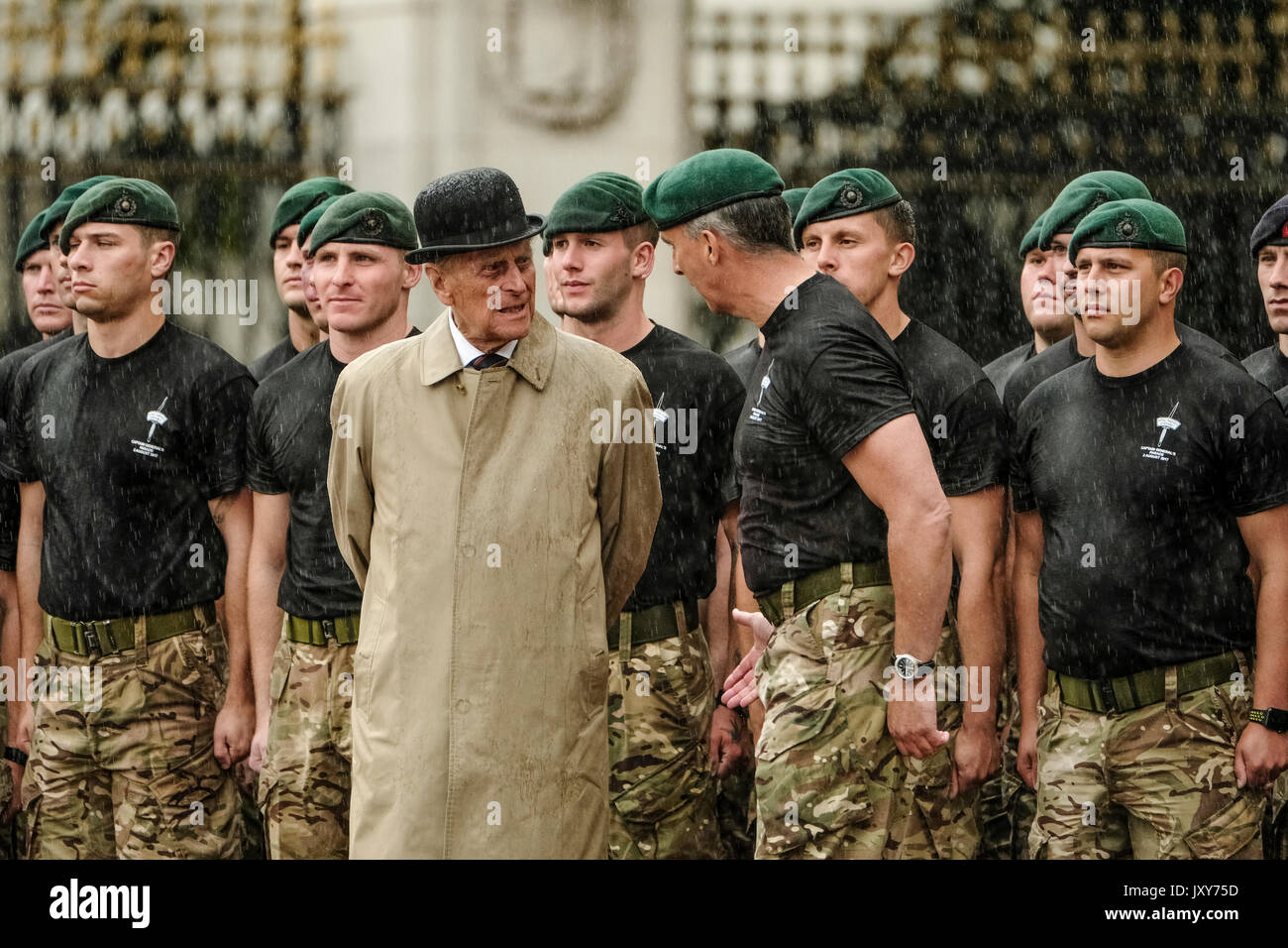 Il Duca di Edimburgo assiste il Capitano Generale's Parade su Buckingham Palace e il piazzale antistante a Londra il Mercoledì 2 Agosto 2017. Il Capitano Generale's Parade è duchi finale individuale impegno reale sebbene egli può scegliere di partecipare a determinati eventi, a fianco della regina, di volta in volta. La sfilata ha segnato il finale dei Royal Marines 1664 sfida globale che ha visto Royal Marines provenienti da tutto il paese in esecuzione 16,64 miglia ogni giorno per 100 giorni, per un totale di una distanza di 1664 km. Foto Stock