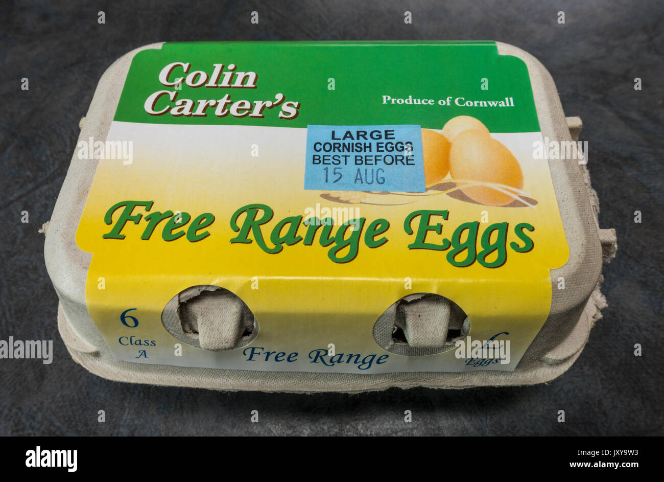 Una scatola chiusa di sei Colin Carter's free range Cornish uova da Hazelton Farm, stazione Perranwell, Truro, Cornwall, Inghilterra, Regno Unito. Foto Stock