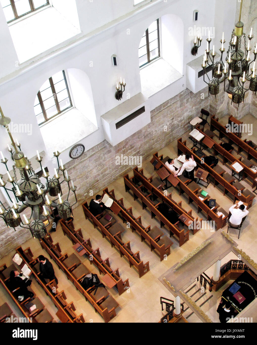 La recente ricostruzione Sinagoga Hurva interno dalla sommità della cupola. Foto Stock