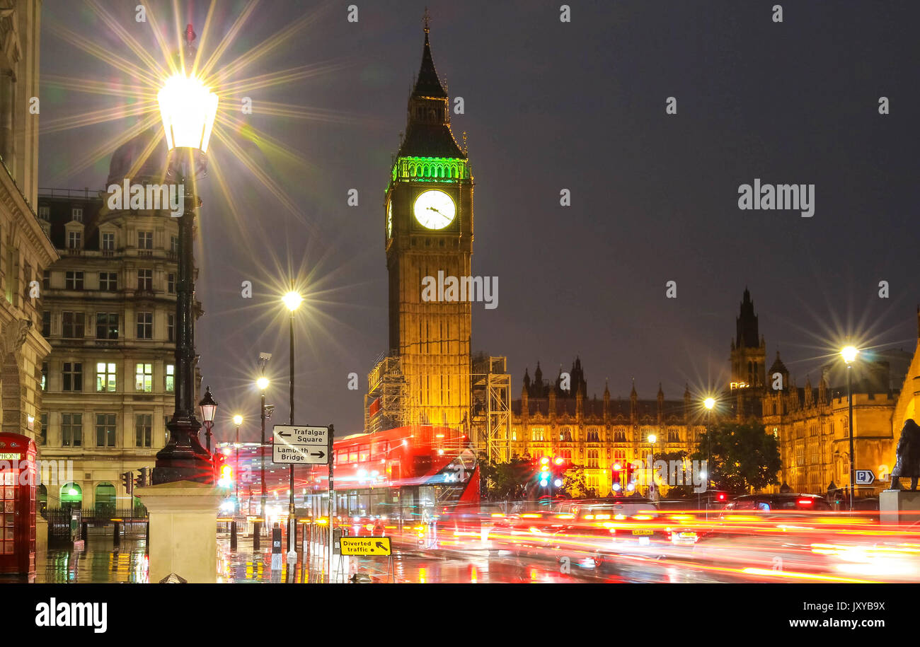 Il Big Ben torre a notte piovosa, Londra, Regno Unito. Foto Stock