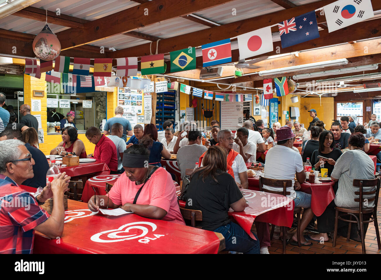 Kalky's Fish & Chip nel ristorante harbor Kalk Bay, Città del Capo, Sud Africa. Foto Stock