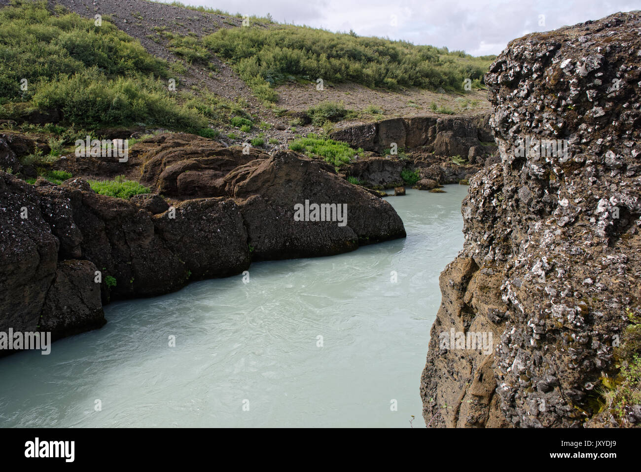 Bruarhlod canyon del fiume Hvita in Islanda.Cascate Gullfoss, Golden Falls, scende a 32 metri, 105 ft in un canyon, Islanda, nel sud-ovest dell'Islanda, Golde Foto Stock