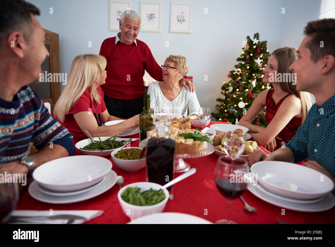 Momenti divertenti durante la vigilia di Natale Foto Stock