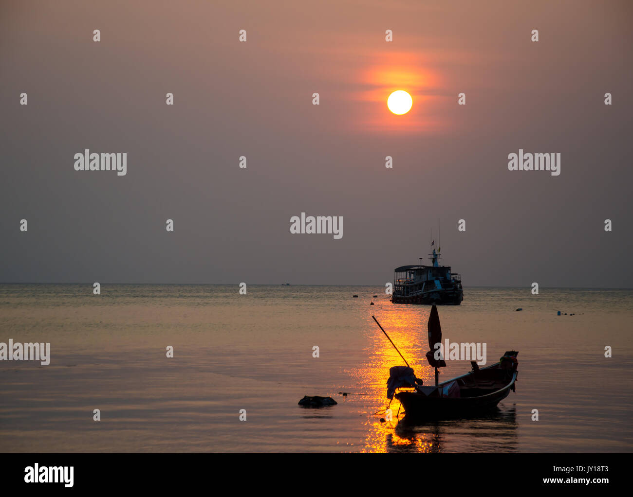 Silhouette di spiaggia e mare scape Foto Stock