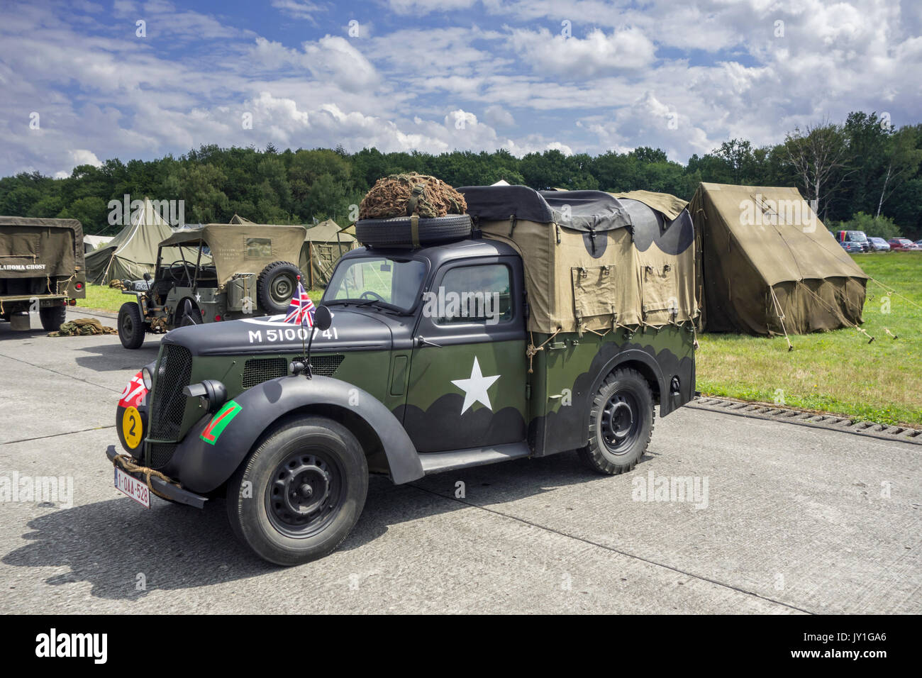WW2 US Army Hillman Light Utility Truck / Hillman militare Tilly a seconda guerra mondiale militaria fair Foto Stock