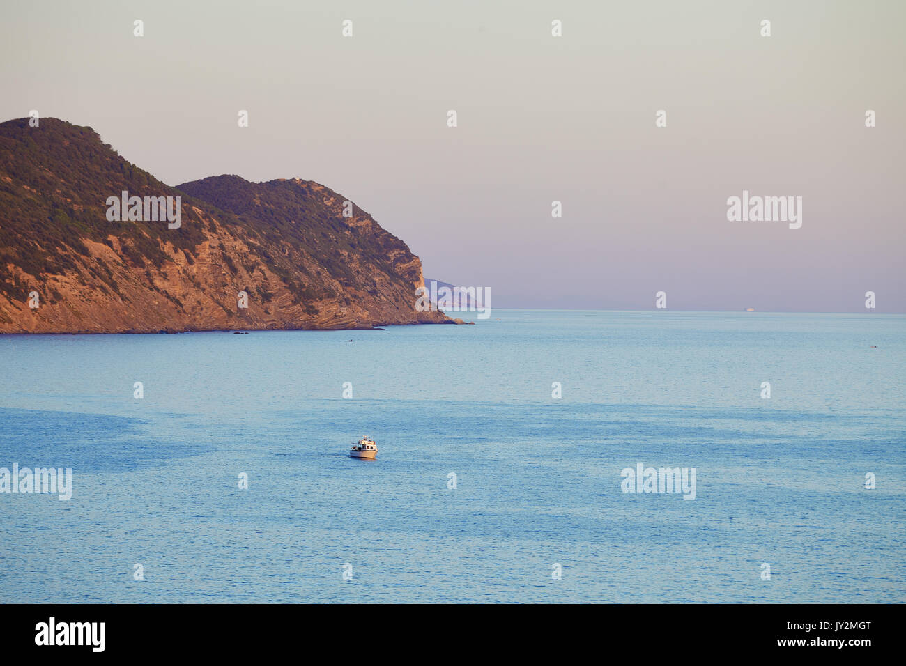 Mare al crepuscolo, Marciana Marina, Isola d'Elba e Arcipelago Toscano, Italia. Foto Stock